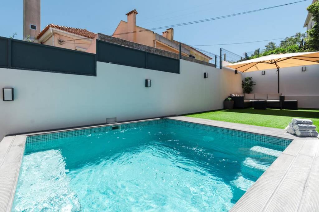 Luxury Villa With A Pool In The City - No Parties Allowed Lisboa Exteriér fotografie