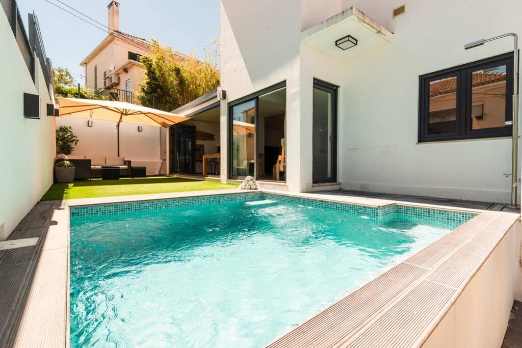 Luxury Villa With A Pool In The City - No Parties Allowed Lisboa Exteriér fotografie